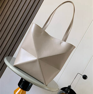 L0ew* medium puzzle fold tote in shinny calfskin