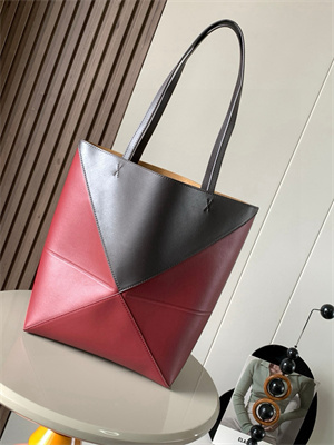 L0ew* medium puzzle fold tote in shinny calfskin
