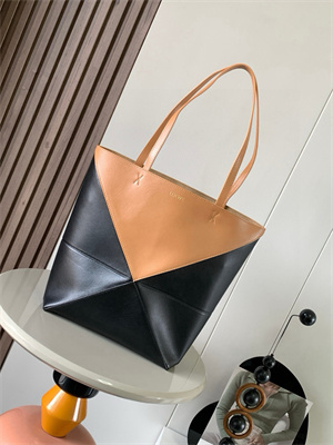 L0ew* medium puzzle fold tote in shinny calfskin