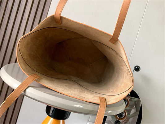 L0ew* medium puzzle fold tote in shinny calfskin