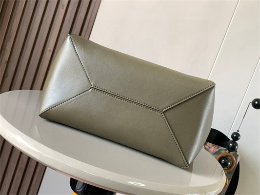 L0ew* medium puzzle fold tote in shinny calfskin