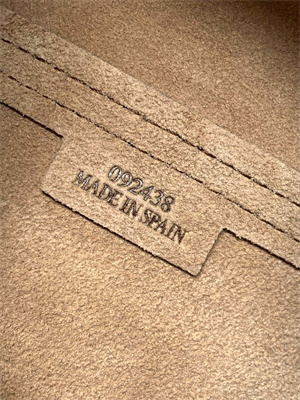 L0ew* medium puzzle fold tote in shinny calfskin