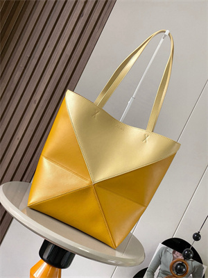 L0ew* medium puzzle fold tote in shinny calfskin