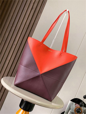 L0ew* medium puzzle fold tote in shinny calfskin