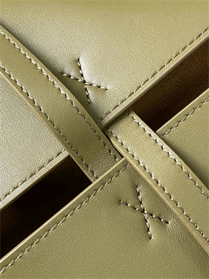 L0ew* medium puzzle fold tote in shinny calfskin