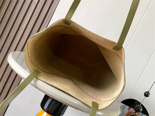 L0ew* medium puzzle fold tote in shinny calfskin