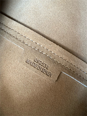 L0ew* medium puzzle fold tote in grained calfskin