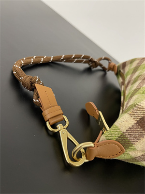 M*um*u plaid wool pouch camel/green