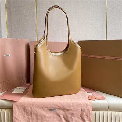 M*um*u ivy leather bag cognac color