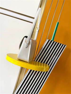 y.s.l solferino medium in box Sa**t Lau*nt white color